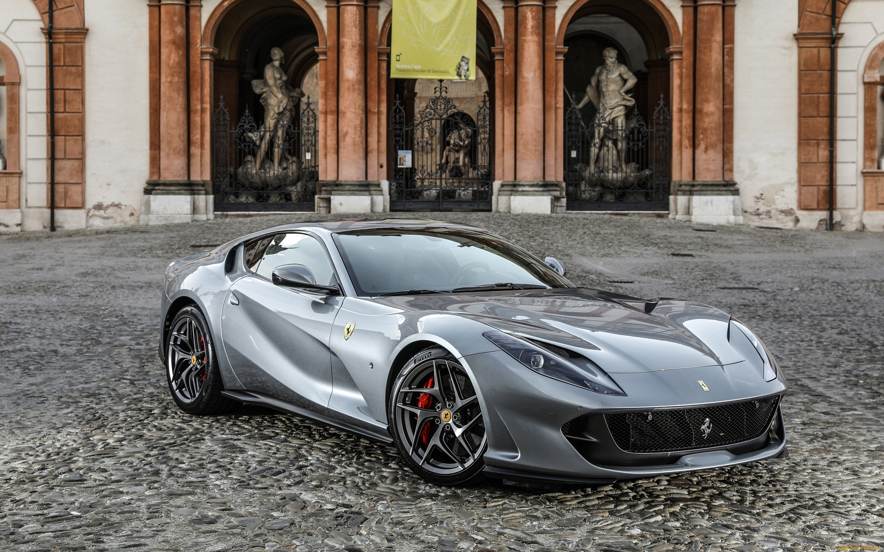 Ferrari 820 Superfast